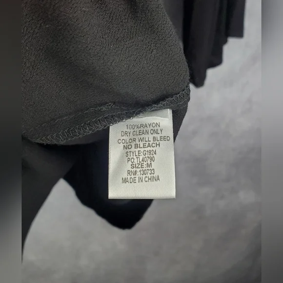 Umgee embroidered Flattering Boho Floral‎ V-Neck Long Bell Sleeve dress sizeM - Picture 11 of 11